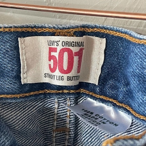 Levi's Classic Blue Straight Leg Jeans - Picture 2 of 7